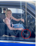 Anne Heche mini Cooper Clubman-1.png