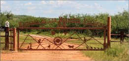 Hacienda de Las Montanas Vermillion_Gate.jpg