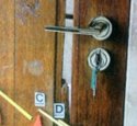 OPbathdoorlock2.jpg