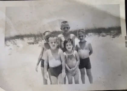 Debbie-Randall-summer-vacation-Florida.webp