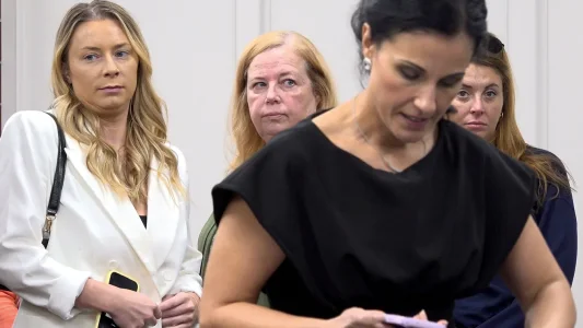 86116142007-caneirohearing-0912-l.webp
