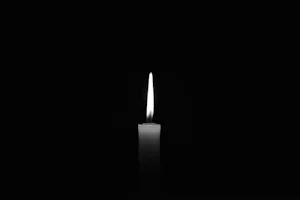 ombreCandle_Mourning.webp