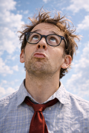 Goofy person looking up.png