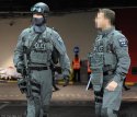 2E8A469000000578-3321831-Specialist_counter_terrorism_officers_have_been_deployed_at_Wemb-m-73_1.jpg