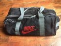 Vintage-Retro-NIKE-Black-holdall-2.jpg