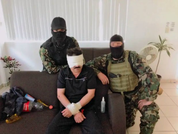 DtvBrkjUcAAK-He.jpg