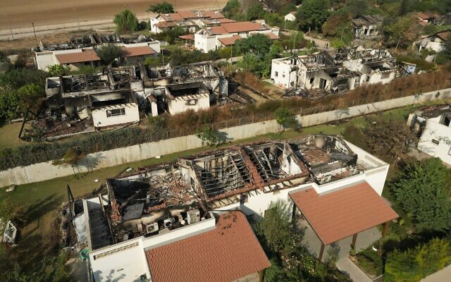 Kibbutz Be'eri after the Hamas massacres, pictured on October 14, 2023 (Arik Marmum / Flash 90)