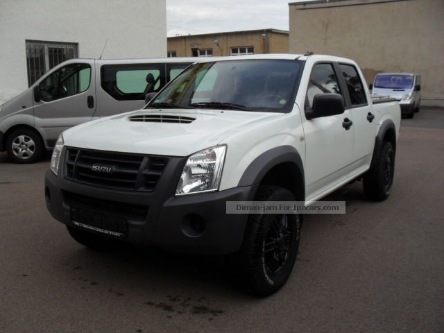 isuzu__d_max_4x4_double_cab_basic_2011_1_lgw.jpg