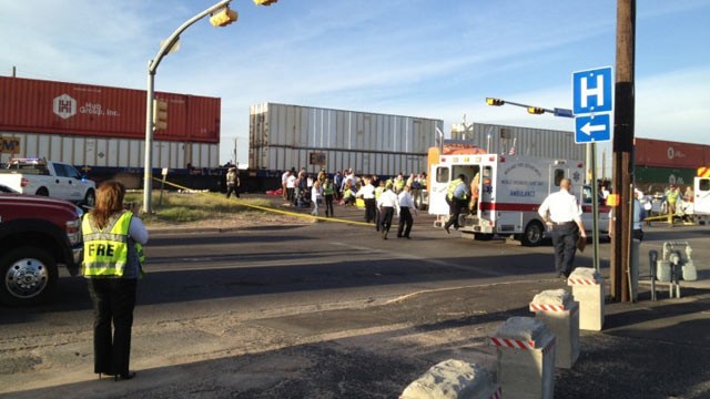 ht_train_crash_scene_kb_121115_wg.jpg
