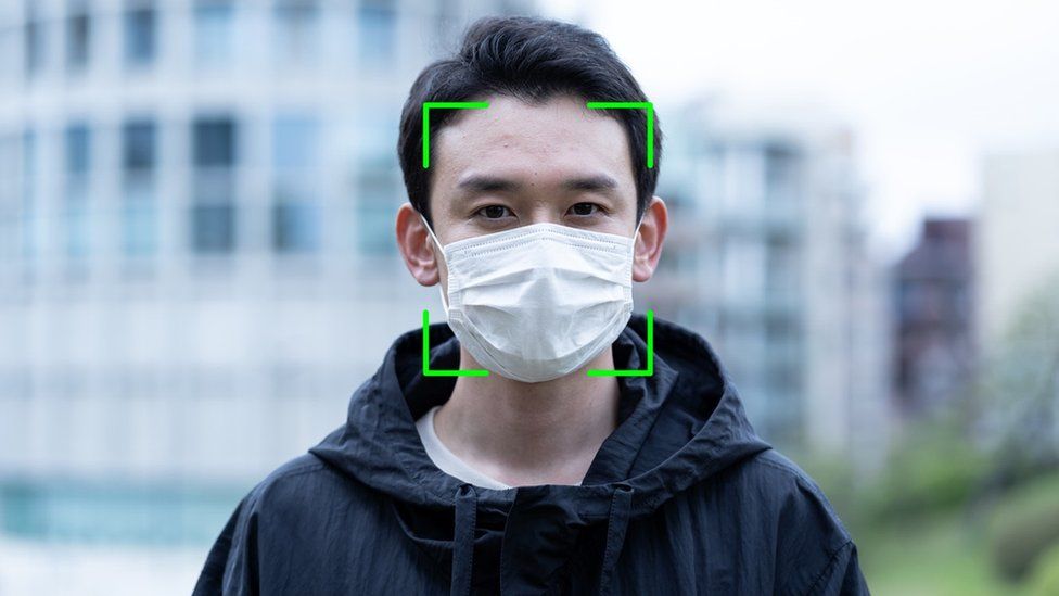 _116381967_facemask.jpg