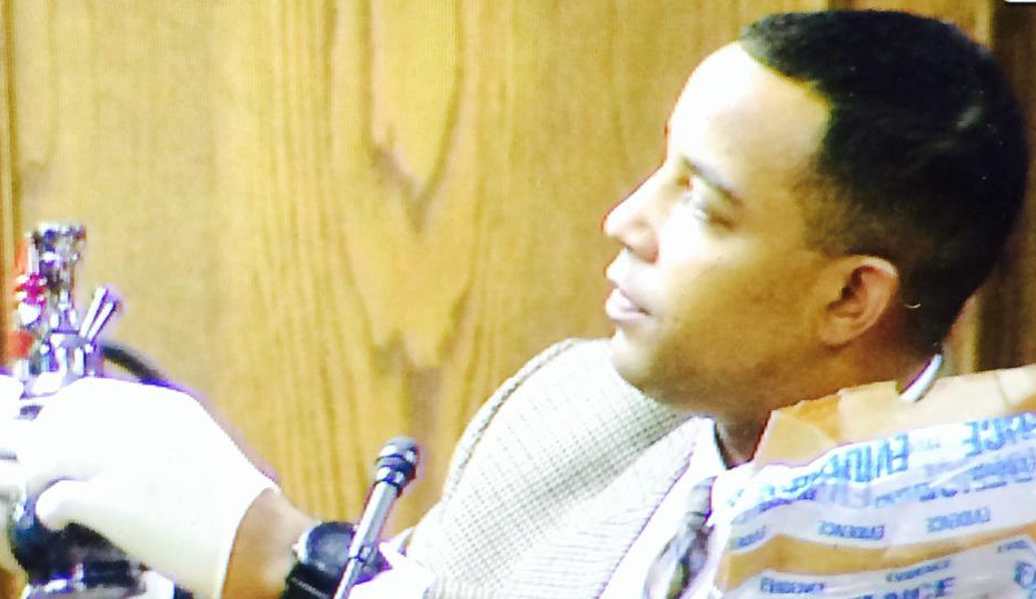 B9vQwuTIAAEiDoz.png:large