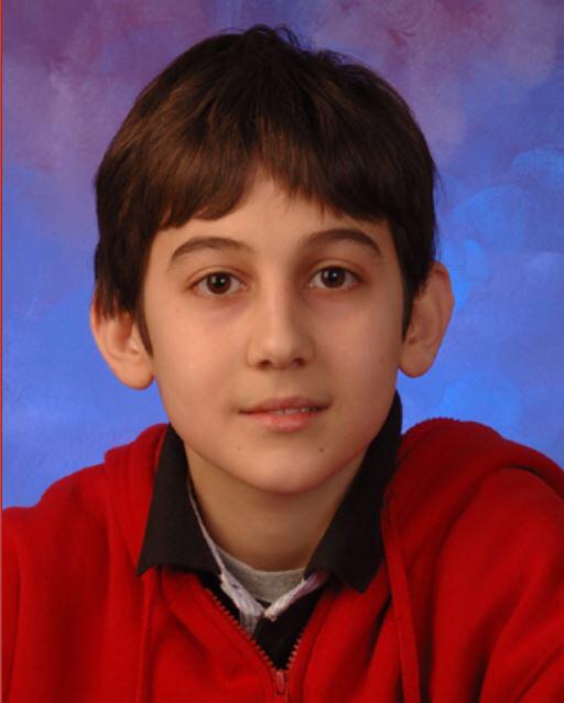 CDyr8jyUsAAD5J5.jpg
