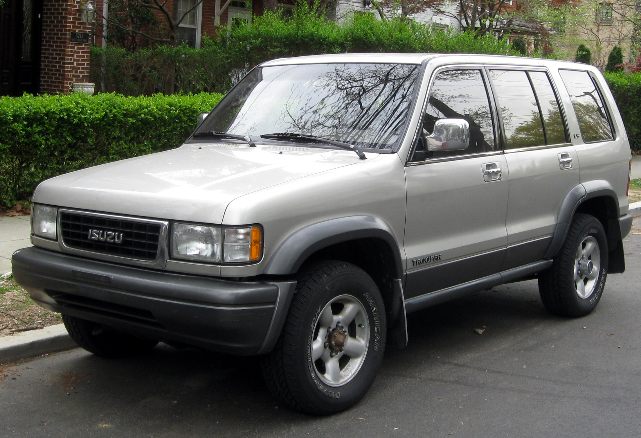 Isuzu_Trooper_LS_--_03-30-2012.JPG