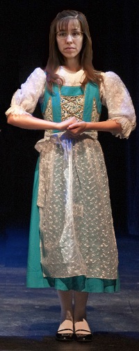 jodiariasvontrapp200pixels.jpg