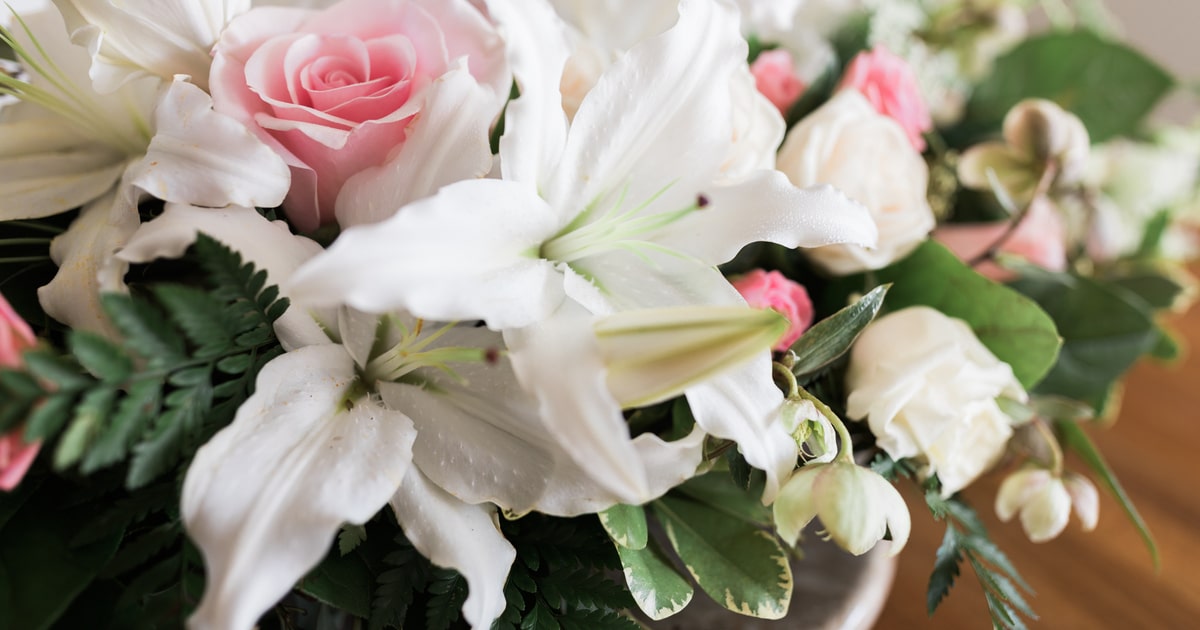 what-to-do-with-funeral-flowers.jpg