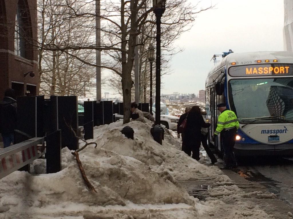 B_QN46NVAAAyD_F.jpg:large