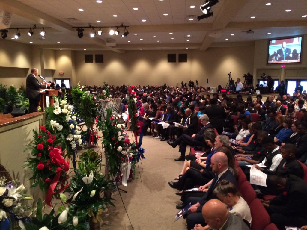 CFI-wYsVAAAIyz_.jpg:large