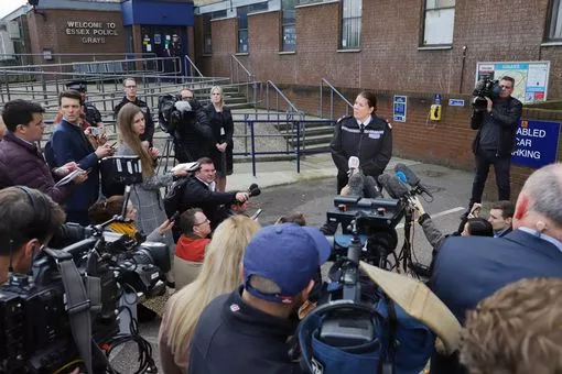 1_Grays-police-briefing.jpg