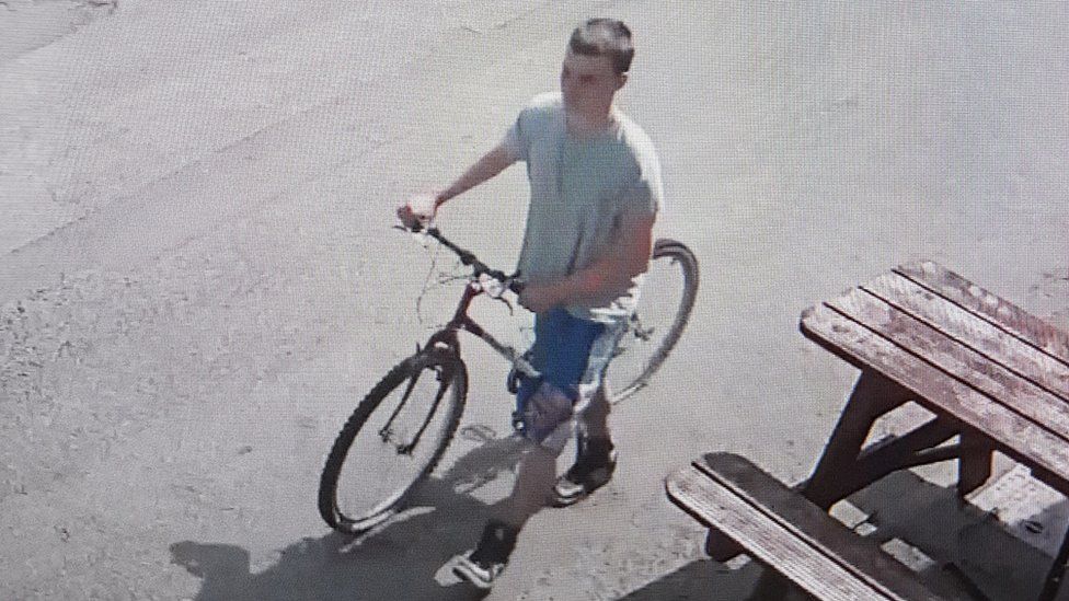 _118488005_frankie2cctv-002.jpg