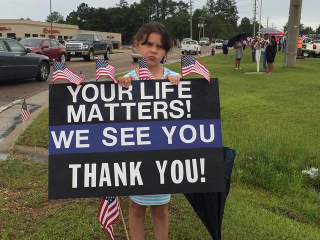 CFE1D9iWAAAEIIz.jpg:small