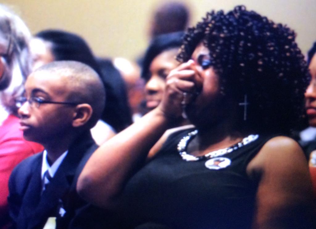 CFJBO-eUIAAxzbd.jpg:large