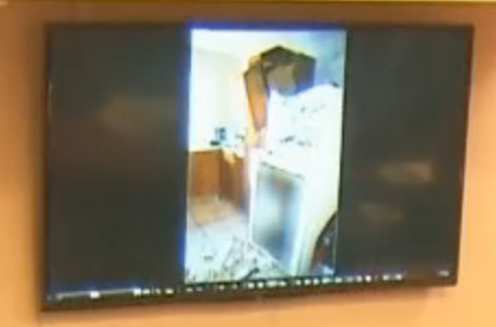 CEg7RssXIAIV-cw.png:large