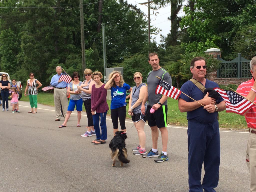 CE_ABYAWAAAwRVz.jpg:large