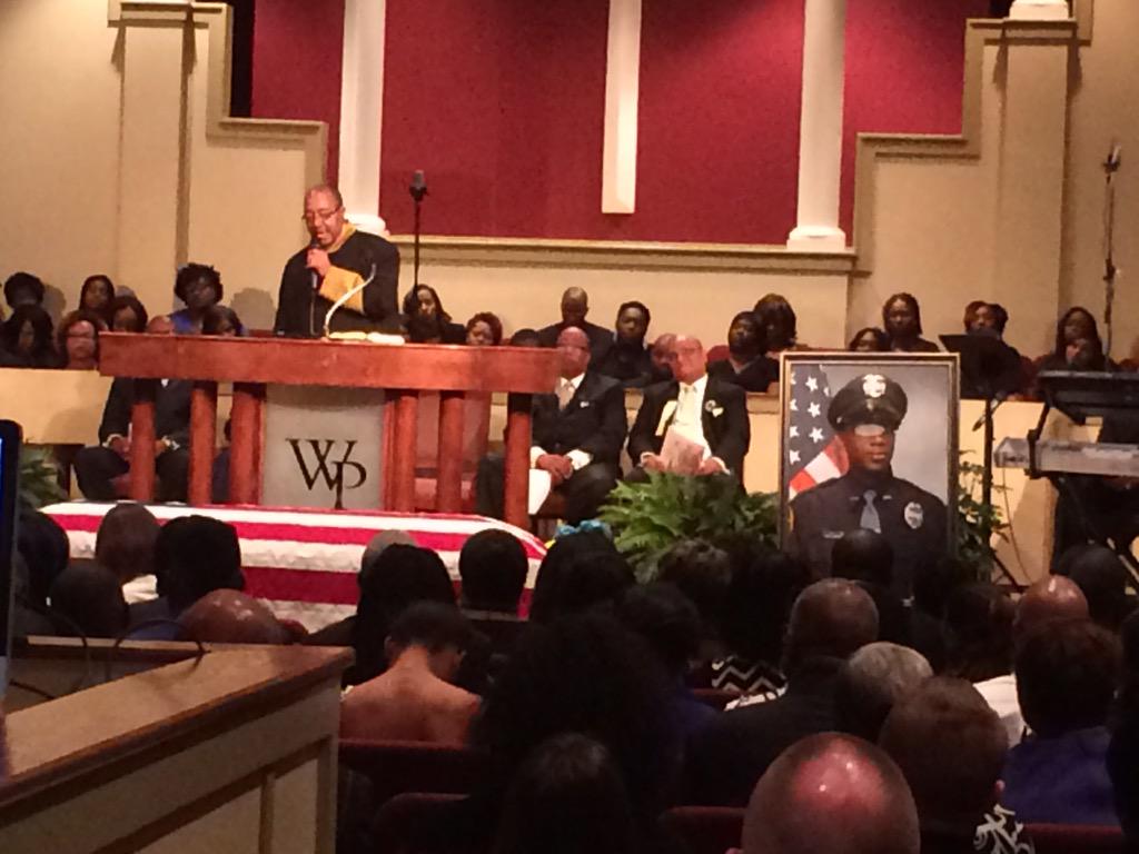 CFJUnd6UIAEpyAK.jpg:large