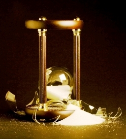 Hourglass_Broken.jpg