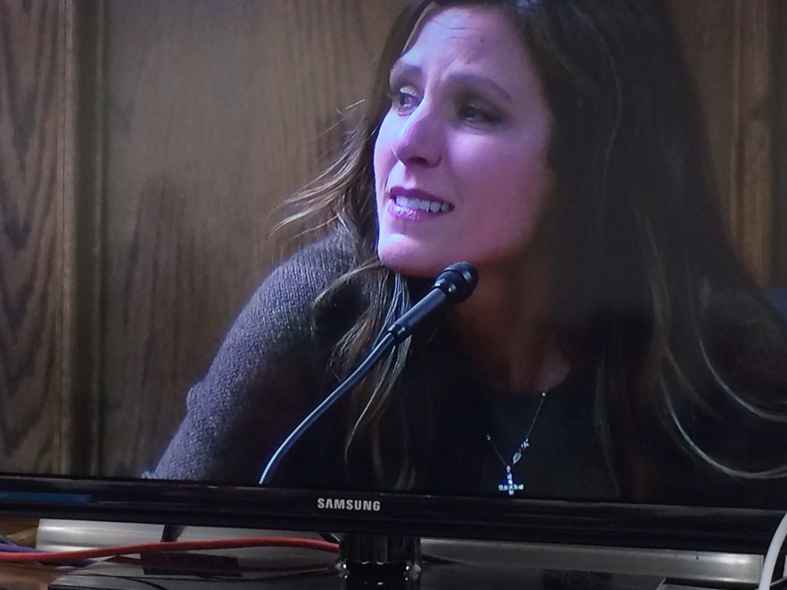 B9lHoFhIMAAQciD.jpg:large