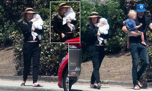 www.dailymail.co.uk