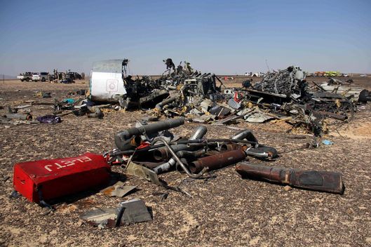 03-metrojet-crash-site1.w529.h352.jpg