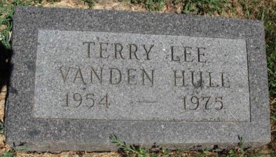 terry-vanden-hull-gravestone