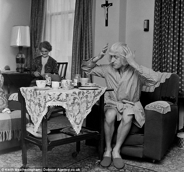 article-2219550-158FBFA9000005DC-898_634x593.jpg