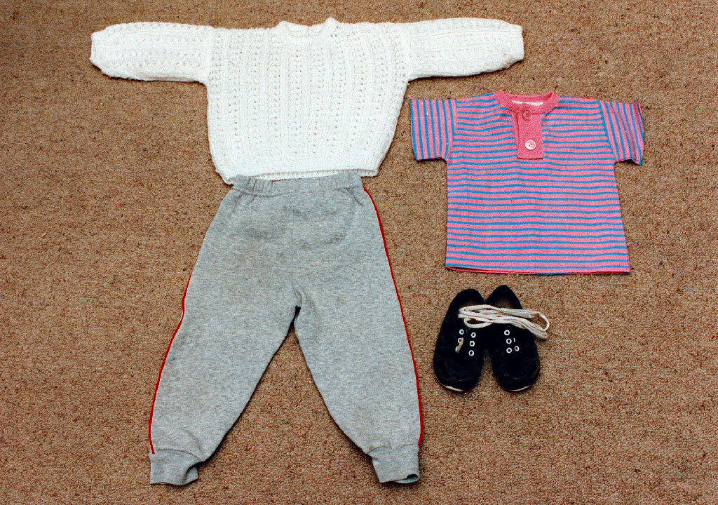 Clothes similar to those worn by Amber-Lee the day she vanished.