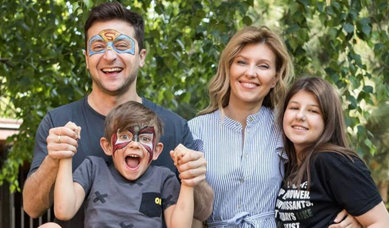 volodymyrzelenskyyfam-1.png