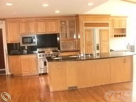 552_Middlesex_Rd_Grosse_Pointe_Park_MI_48230.jpg
