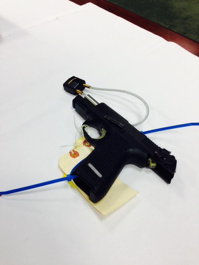 CAUSb0HUwAAMkYa.jpg:large