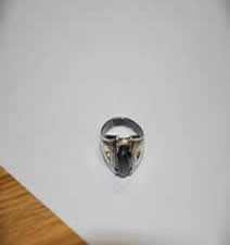 unidentblackring_000.jpg