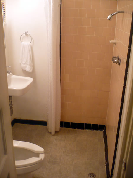 21_hotel_cecil_room_bath_2.jpg