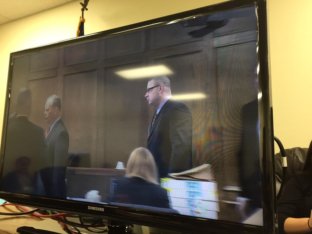 B9pw0X2CQAEG7Qg.jpg:large