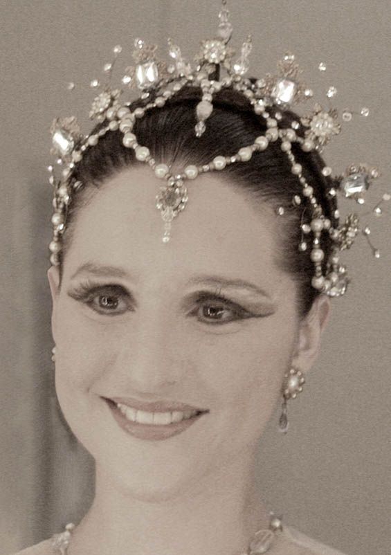 67c15a9c9adca5cce9da96baf9638df1--snow-queen-headdress.jpg
