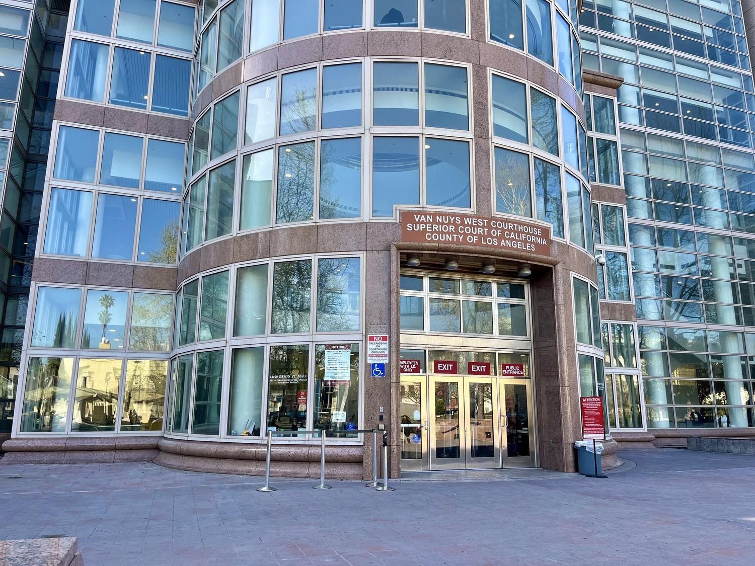 pepperdine-graphic.com