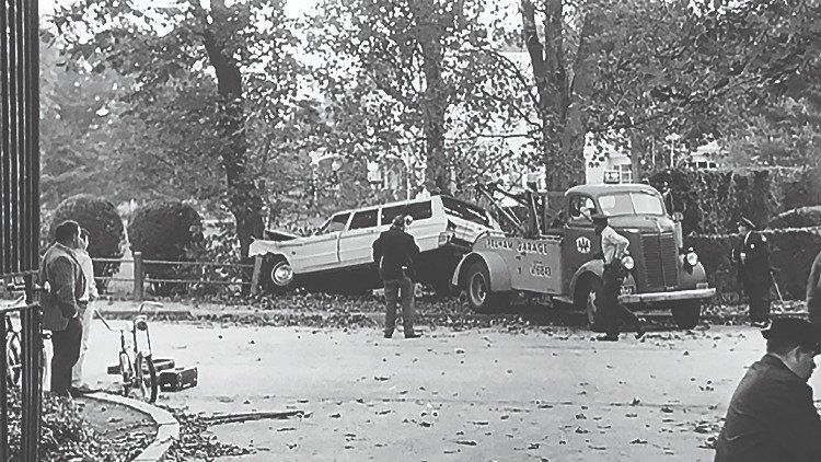 dukewreck_courtesy_peterlance_750x422_02.jpg