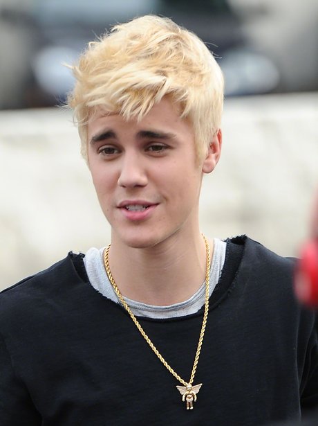 justin-bieber-blonde-hair-1418037092-view-0.jpg