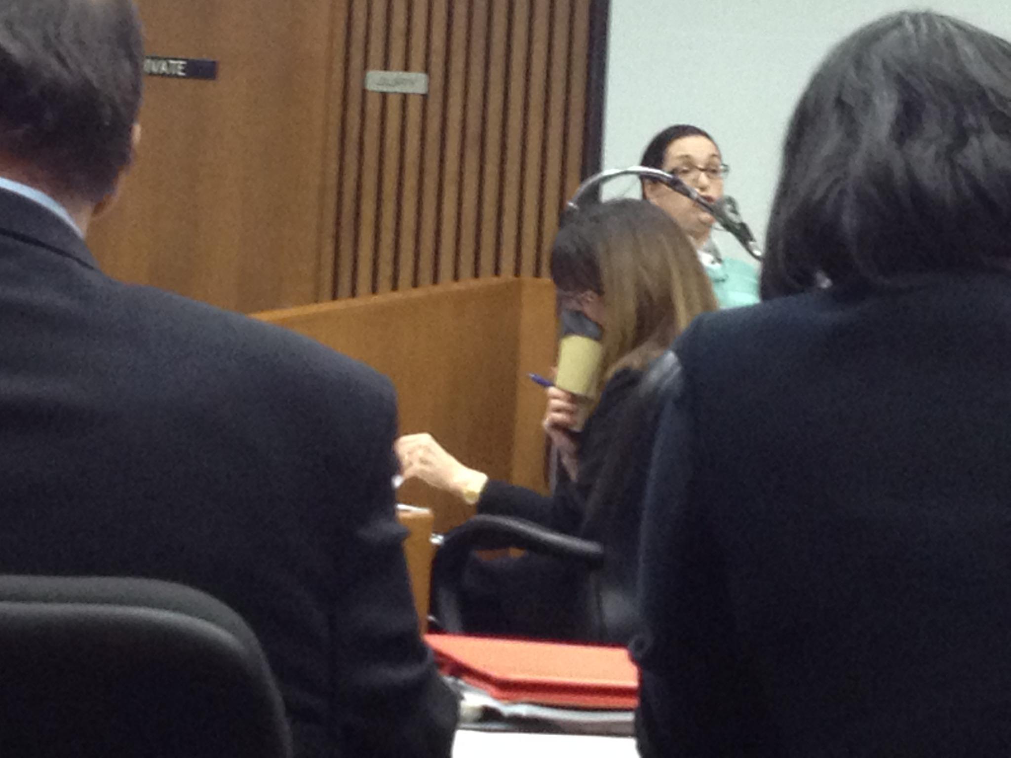 Bz7aIJQIUAE3eRG.jpg:large