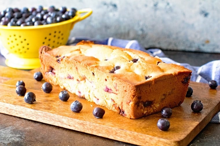 www.julieseatsandtreats.com