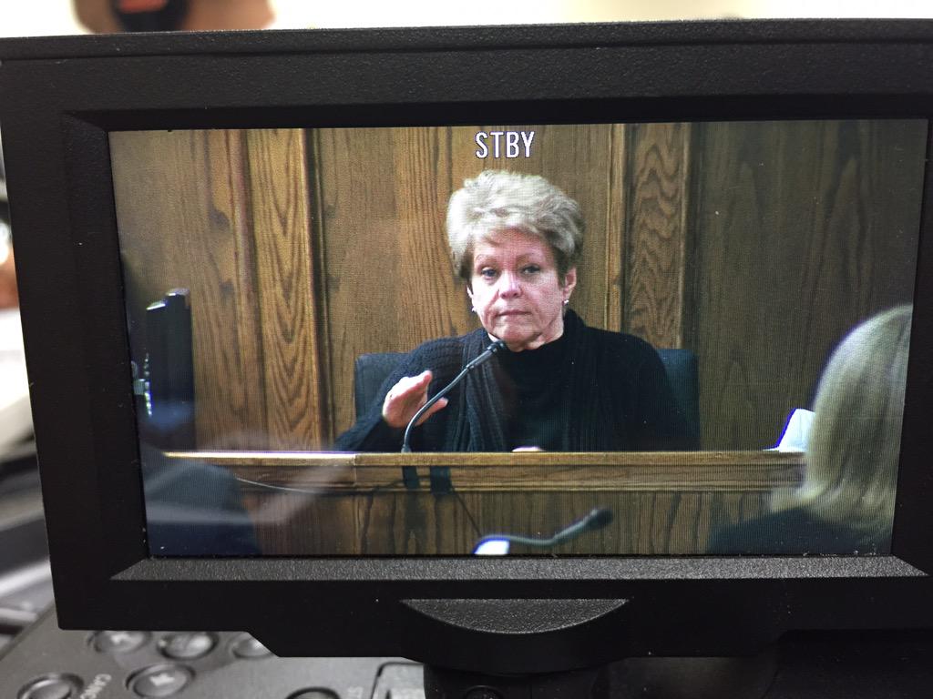 B9lmJI1CEAA9E1j.jpg:large