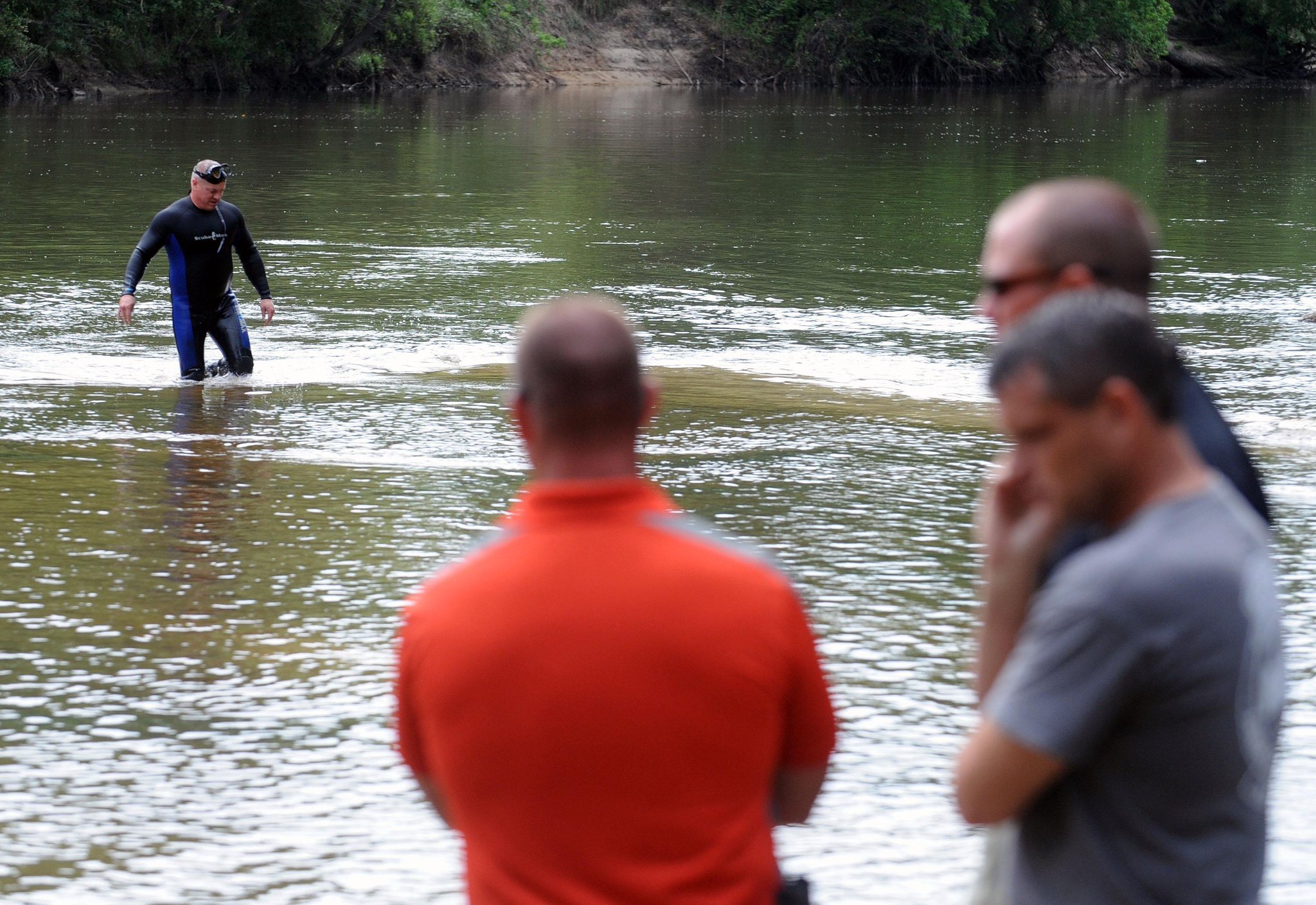 CE6hPm9UsAIdF8Z.jpg:large