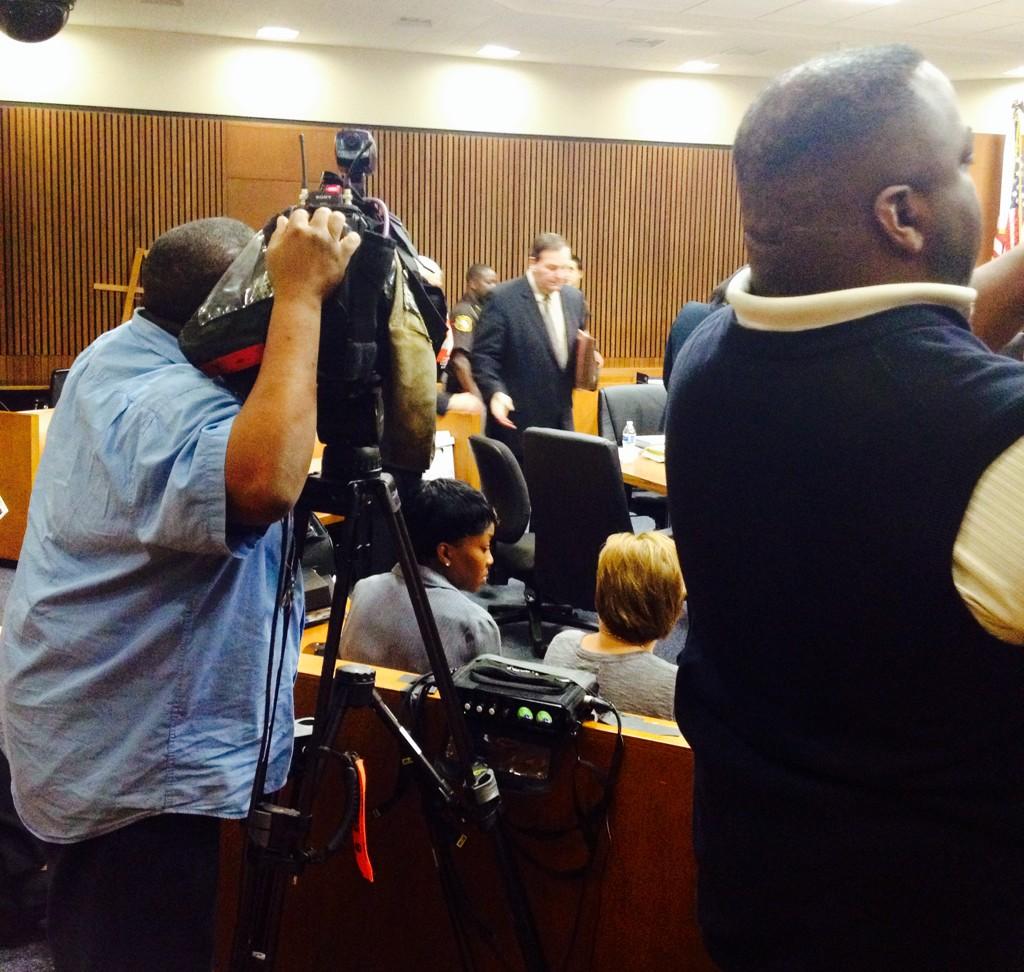 Bz_hQQQIYAAlZpd.jpg:large